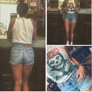 Cutoff Levi’ shorts